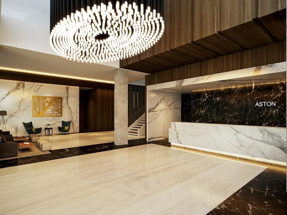 Aston Sidoarjo City Hotel & Conference Center Exterior foto