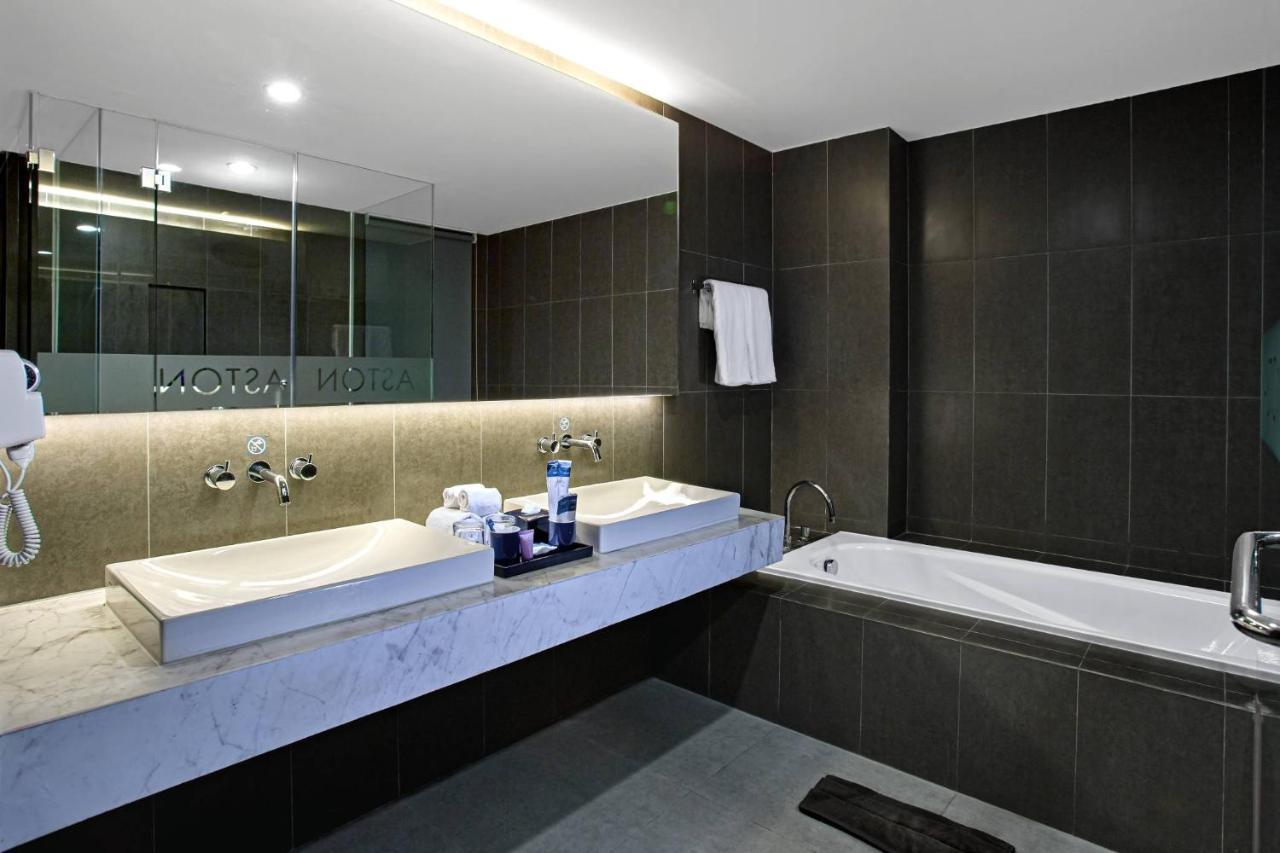 Aston Sidoarjo City Hotel & Conference Center Exterior foto
