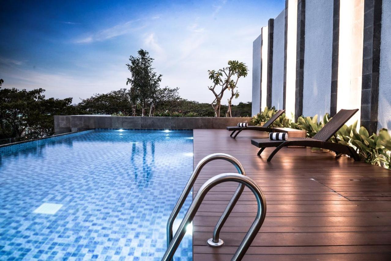 Aston Sidoarjo City Hotel & Conference Center Exterior foto
