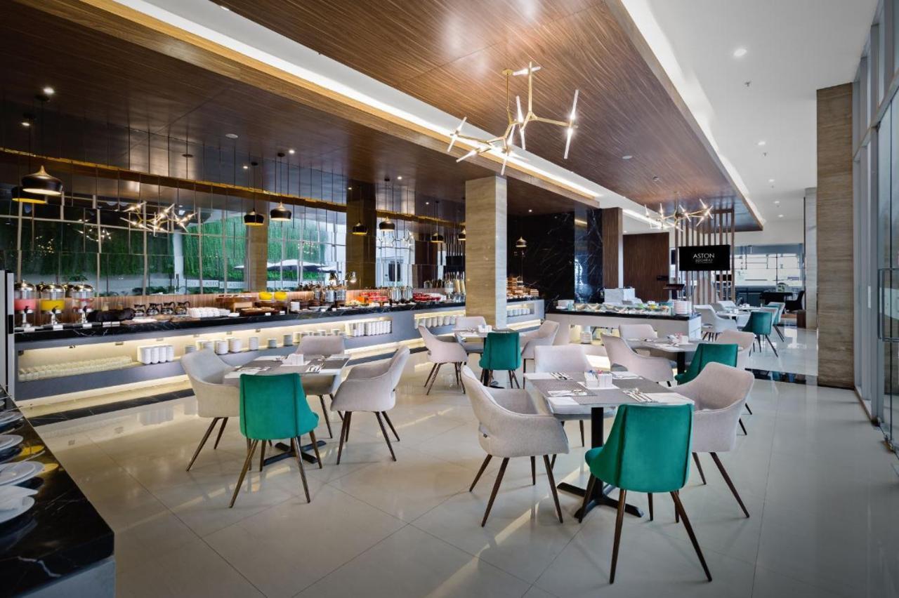 Aston Sidoarjo City Hotel & Conference Center Exterior foto